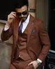 Fashion Men Pak Wedding Tuxedos Two Button ingekapte revers bruidegom Draag Formele Business 3 -stuks (jas+Vest+Pant)