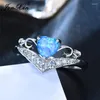 Met zijstenen Boho vrouwelijk blauw wit vuur opaal stenen ring vintage zilveren golf trouwringen beloven liefde hart verloving voor vrouwen