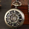 Pocket horloges wiel dubbelzijdige holle hand wind mechanische pocket mannen zwarte bronzen steampunk vintage hanger fob met ketting L240402