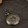 Pocket Watches Antique Bronze Hollow Carved Mechanical Pocket Mens Roman Digital Hand Bone Pendant Steam Punk Presentlåda L240402