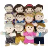 Figuras de luxuos de pelúcia de mão de mão Kawaii Figuras de pelúcia suaves de bonecas de bonecas aprendendo brinquedos para crianças meninas de aniversário Presente de família 240329