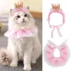 Hundkläder Pet Birthday Costume Headwear Ruffled Hem Attraktiv sammet valpkrona Saliv Bib Set för festkatter Tillbehör