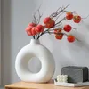Vaser nordiska keramiska vas cirkulära ihåliga stora donuts blomkruka hem vardagsrum dekoration tillbehör interiör kontor skrivbordsdekor