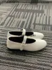 Les chaussures de ligne pure la ligne intérieure en début d'automne Nouveau solide minimaliste Mary Jane Ballet Flat Shoes Grand-mère Chaussures Fille de haute qualité