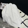 Frauenblusen -Shirts Designer 24 Spring Neues Produkt Nanyou Pra Wasser Diamantknopf Design weiße Hemdkleid Arbeitsstil Doppelpocke 7941