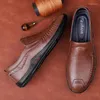 Chaussures décontractées Men de luxe Classic Gétille en cuir mocassins pour hommes Slip-on Driving Man de haute qualité mocassins