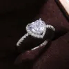 Romantische glänzende weiß vergoldete weiße golatierte herzförmige Ring Zirkon CZ für immer Liebe Herzfinger Ring Valentinstag Schmuck