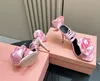 イタリアサンダルサマーラグジュアリーウィメンズ.Magda Butrym Strappy Sandal足首のネクタイは2つの3Dフラワーズレディサンダリアボックス35-42で飾られています