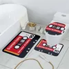 Badmatten HX Fashion Toilet Cover Set VCR 3D Gedrukte mat Flanellen Deur Tapijten Drie-delige pak U-vormig tapijtdooier