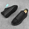 Buty swobodne niskie top nr hinestone Decor Men Sneakers Luksusowe modne mokasyna Diamond Projektant Koronkowy ślub S45