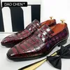 Casual schoenen luxe herenloafers glijden aan mannen jurk rood zwart bruiloft banket kantoor echt leer voor