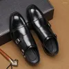 Casual Shoes 2024 Män tjock Soled Brogue British Business Oxford Gentleman Leather Loafers Youth Trend Double Buckle Social