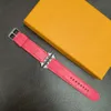 豪華なレトロフローラルエンボススマートウォッチストラップ用Apple IWatchリストバンド9 8 7 6 5 4 3 2 1 SE ULTRA LEATHER BRACELET 38mm 40mm 41mm 42mm 44mm 45mm 49mmウォッチバンドブレスレット