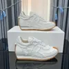 Chaussures décontractées pour hommes de luxe en nylon et en daim sneaker lacet up avec une tige douce et des vagues en caoutchouc miel