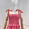 Robes décontractées 2024 Summer Dernière Pink Sweet Style Grace Laceful Lace Up Shirring Ruffle Sans manchons