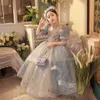 Lovely Spets Flower Girls Dresses 2024 Nya bollklänningar Kids Wedding Pageant Crystals Beaded Dress First Holy Communion Gowns Princess Ball Gown Wedding Party Dress