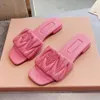 Designer Candy Color One Line Slipper Women Summer Ny äkta läderfyrkantig vikta avslappnade strandplatta tofflor