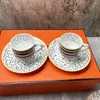 Filiżanki spodki ceramiczne herbatę i scenografię scenografię Porcelan China China Kawa