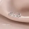 Japan en Zuid-Korea Fashion Love Hollow Out Ring Hartvormig open licht luxe ins minderheidsontwerp vrouw