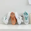 Fitness Shoes Orange White Mesh Out Hollow Woman Summer 2024 Sneakers de cunha respirável Manomotores de plataforma feminina