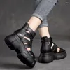 Chaussures habillées 2024 Été Black Femmes Pu Leather Sandales Cool Ankle Bothots Plateforme Cendages Fashion Fashion Sandalias