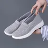 Scarpe casual sneaker estive femminili traspiranti a maglia da lavoro non slip piatti leggeri 2024 calzature pigre femminili