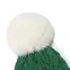 Berets unisex winter rode en groene patchwork pompoms gebreide hoed kerstmis voor vrouwen mannen cadeau