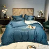Set di biancheria da letto EST 60 Colore a strisce da ricamo in velluto lungo abbinata a quattro pezzi Set di lusso di cotone puro può essere personalizzato blu scuro