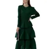 Casual klänningar Miyake veckad solid kakkjol Långärmad rund hals a-line Loose Fashion Boutique Elegant DressJavaScript: