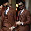 Fashion Men Pak Wedding Tuxedos Two Button ingekapte revers bruidegom Draag Formele Business 3 -stuks (jas+Vest+Pant)