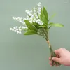 Dekorative Blumen 6pcs/Bündel künstlicher Blumenglockblumen Lily Valley Plastik Haus Weichdekoration Pflanze Wand Hochzeit Grün Grün