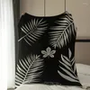 Filtar Nordic Light Luxury Soffa Filt Black and White Leaves Sticked Air Conditioning Office Tupplur