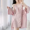 Vêtements à domicile 2pcs vêtements de nuit Femmes Strap de robe Rouffles Suit de nuit sexy