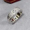 Vendre Classic 925 Silver Silver Threerow Diamond Couple d'anneau de la mode Tempérament de mode de luxe Bijoux de bijoux 240401