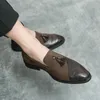 Buty swobodne skórzane luksusowy modny poślizg na formalnych mokasynach zamszowe mokasyny włoskie czarne męskie mąki jazda
