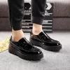Chaussures décontractées Fsahion Party Party Nightclub Robes Black Platform Brewable Patent Leather Locs Slip-On Oxfords Shoe Brogue Sneaker