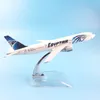 16 -сантиметровый металлический сплав модель египта Air Airways Boeing 777 B777 Airlines Model W Stand Toys For Kids Gift 240328