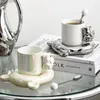 Tazze in tazza di caffè in ceramica e piattino set di lusso dorato di lusso riutilizzabile per la colazione personalizzata per la colazione da tè per latte espresso per la casa ristorante usi del ristorante