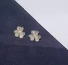 Boucles d'oreilles Stud Fashion Real 925 argent sterling complet micro-cubic zirconia trois feuilles de fleur pour femmes bijoux de fête de luxe cadeau