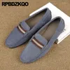 Lässige Schuhe Slipper großer Größen Cowhide Real Leder Mode Wildleder auf hochwertigen echten Luxus britischen Stil Nubuck Männer Frühling