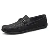 Sapatos casuais de couro causal masculinos formais mocassins deslizamentos respiráveis macios no barco Lazer Walk Driving Italian