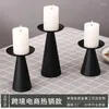 I titolari di candele appassiti di Iron Art Simple Iron Art Black Candlestick's San Valentino Canda Romantica Cena da matrimonio Coppa di vino