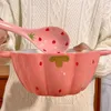 Schalen Erdbeer 10 -Zoll -Kürbiskuppenschale großer Löffel Hoch aussehen Keramik Anti -Miss -Verglasze -Farbhartes Herzgeschirr?