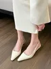 Продавать женщины Стилетто Сандаль Красивые французские сандалии белые заостренные сандалии с воздушными сандалиями для весеннего лета неглубокий рот Тонкий средний каблук Баоту обувь 240228