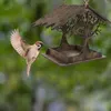 屋根の庭の装飾と庭のためにぶら下がっている他の鳥の供給は、形をした餌箱パティオ豚の餌箱の外の装飾