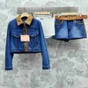 Pantalon de pantalons à deux pièces pour femmes Spring / été Nouvelle célébrité Lumière Mature Style Flip Collier de denim Short Denim Shorts en coton pur Set noov