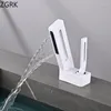 Grifos de lavabo de baño Basina de cascada y mezclador de agua fría grifo de diseño creativo de diseño torneira banheiro