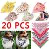 Odzież dla psów 20pcs/partia bandana mieszane style śliczne kreskówkowe zwierzę zwierzęce śliniaki szalik regulowany pielęgnacja szczeniąt akcesoria