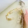 Bracciale personalizzato Nome femminile Bracciale d'oro in acciaio inossidabile in acciaio inossidabile Bracciale personalizzato Bracciato di San Valentino Regalo per i gioielli di San Valentino