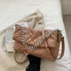 Sacs d'épauvage Bag féminin 2024 Chaîne de mode Bolso Mujer Borse Donna Marche Famose Messenger Underarm Square Tote